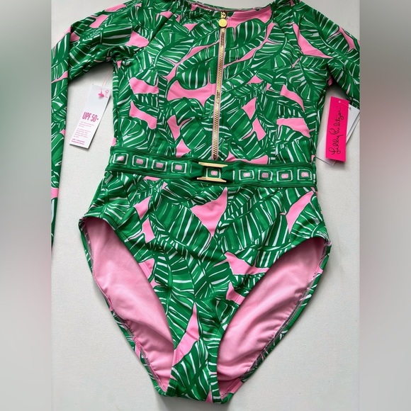 Lilly Pulitzer TORETTA RASHGUARD  CONCH SHELL PINK LETS GO BANANAS ENGINEERED 10 - Picture 9 of 11